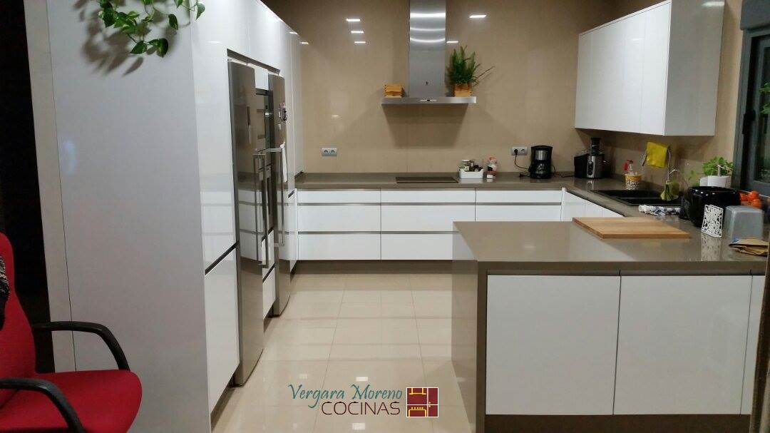 Cocina laminado Blanco Brillo Silestone Noka